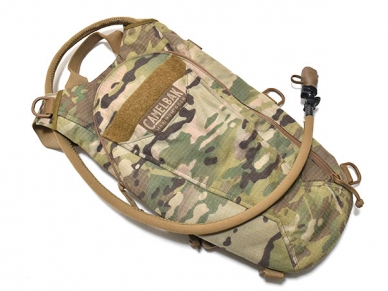 米軍放出品 CAMELBAK キャメルバック ハイドレーション 3L マルチカム 陸軍